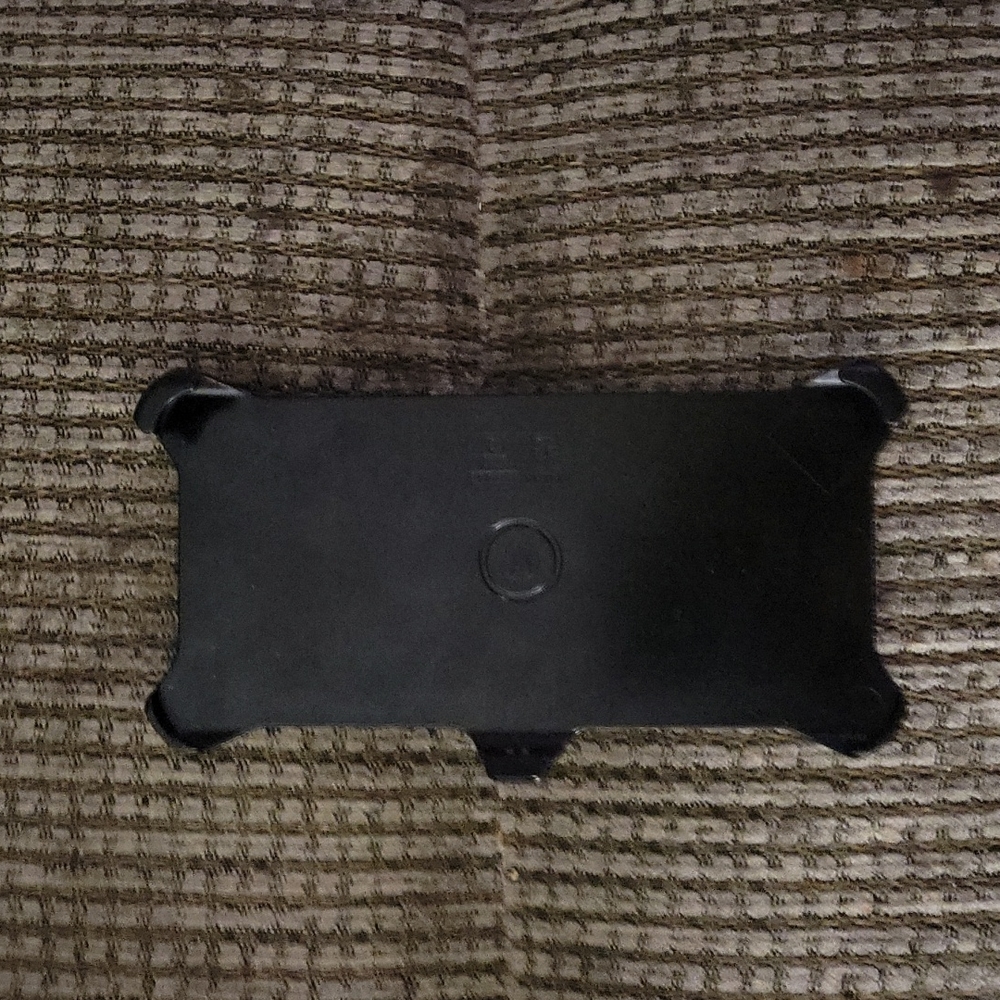 NWOT OTTER BOX NEW Phone clip